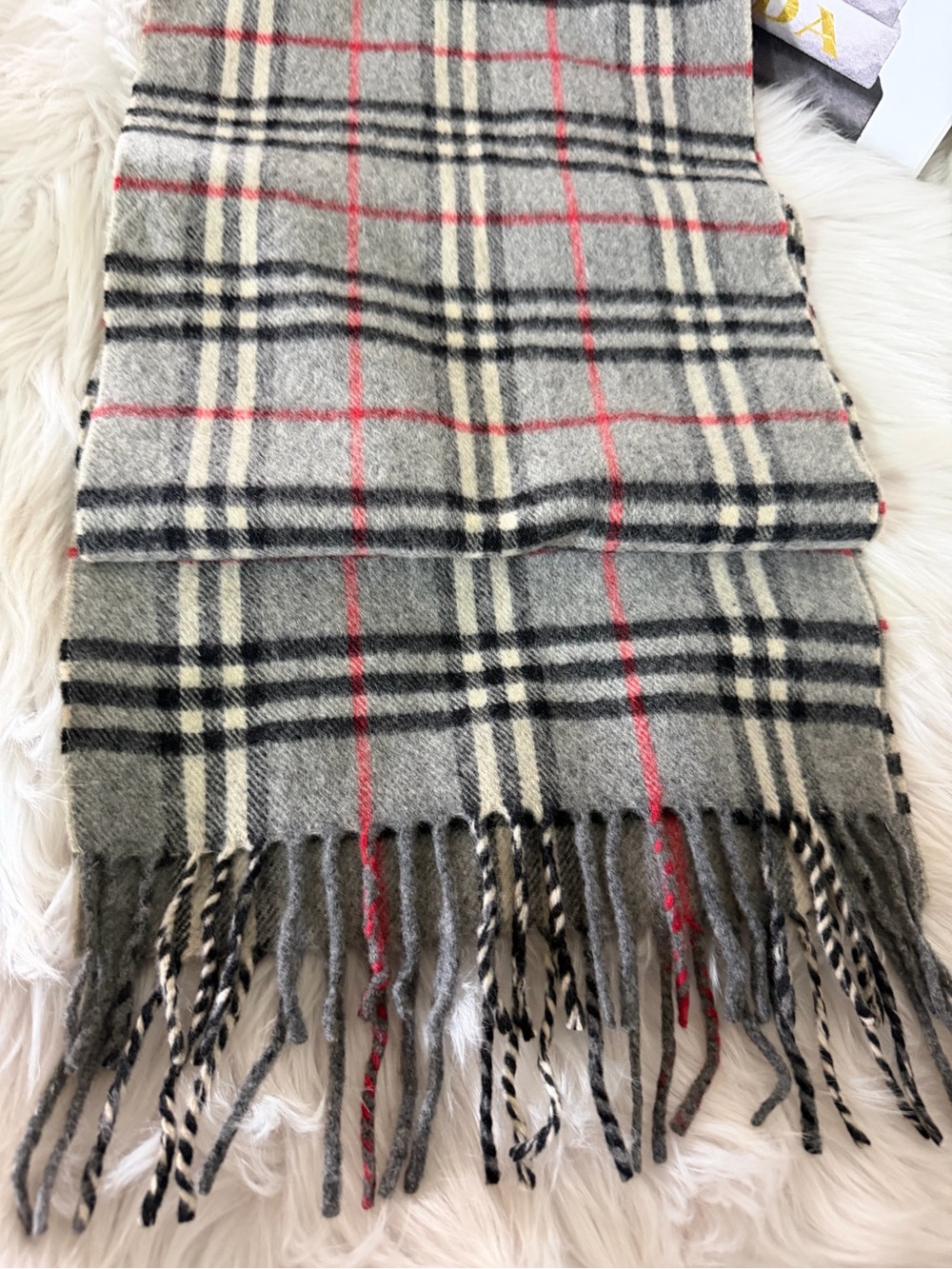Burberry London Lambwool Throw/ Shawl Scarf. - Picture 3 of 14